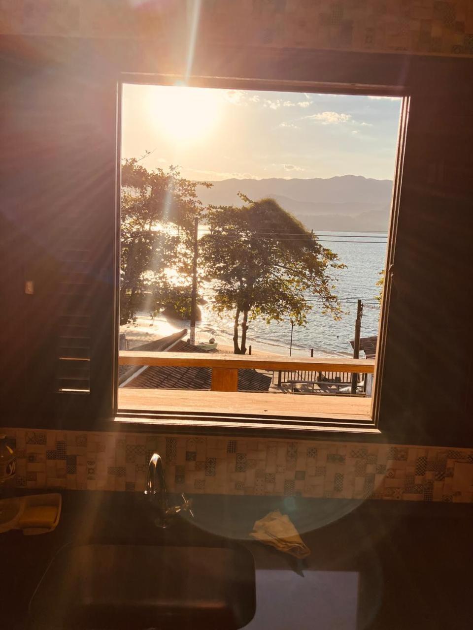 הוילה איליה-בלה Yellow House Beira Mar Portinho מראה חיצוני תמונה